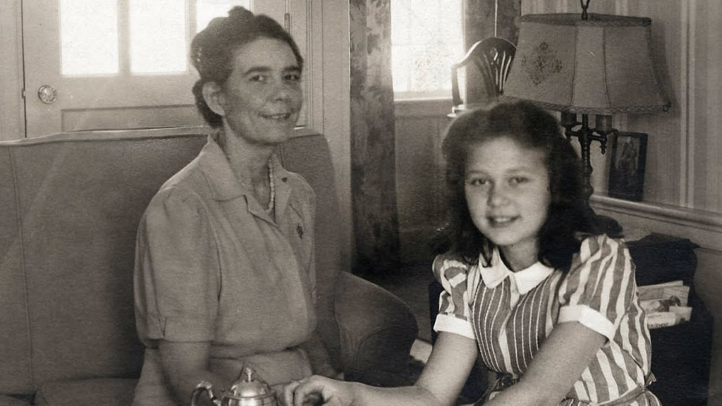 gloria and her mother
